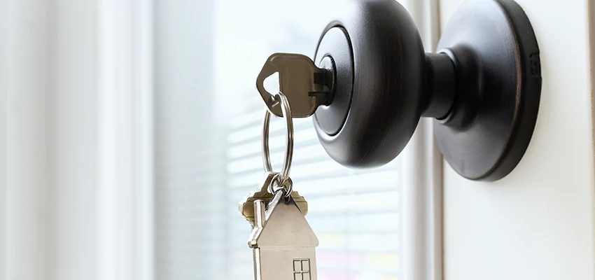 Bifold Door Knob Replacement in Walnut Park, California