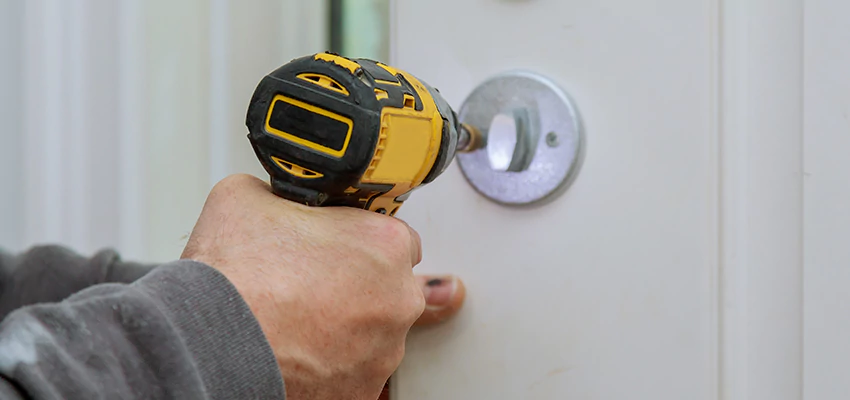 Street Locksmith For Smart Lock Repair in Walnut Park, CA