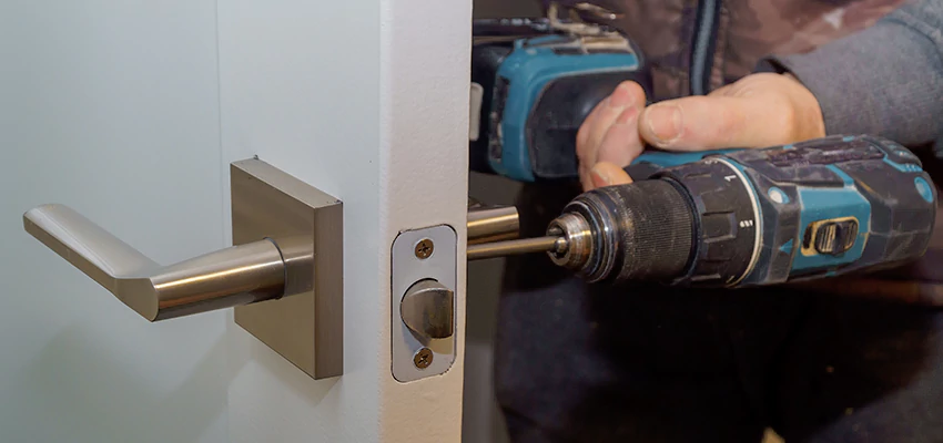 Broken Door Handle Lock Repair in Walnut Park, California