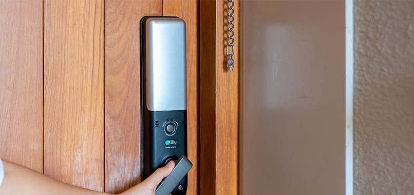 Home Security Electronic Locks Upgrades in Walnut Park, CA